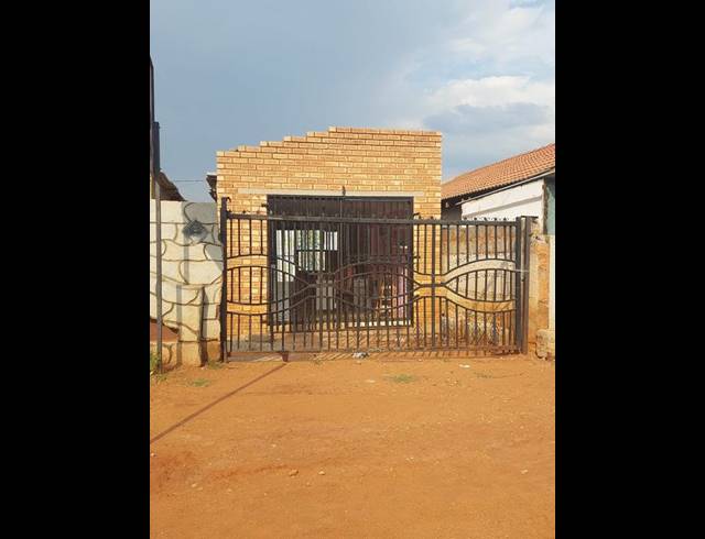 2 BEDROOM HOUSE FOR SALE IN KATLEHONG SOUTH